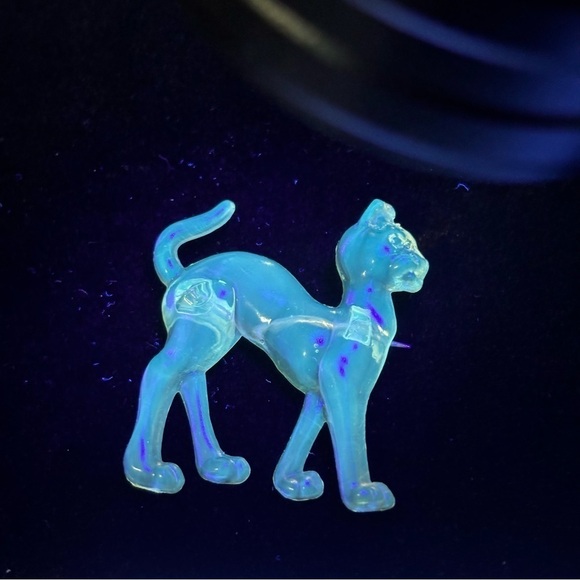 Vintage Lucite cat 1930’s clear yellow orange color - Picture 3 of 4